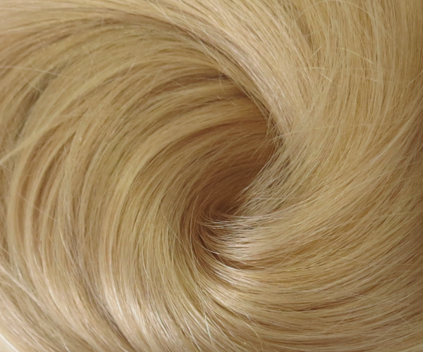 Hellblond
